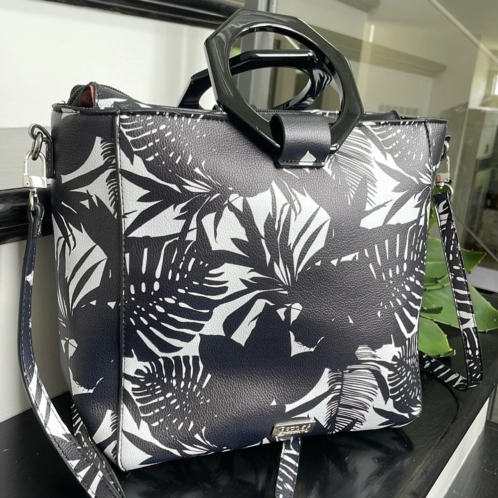 Carlos Santana, black white Crossbody shoulder handbag purse like new tropical - Picture 2 of 11